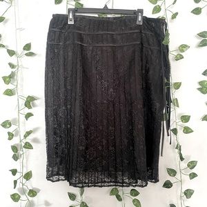 Black skirt with veil